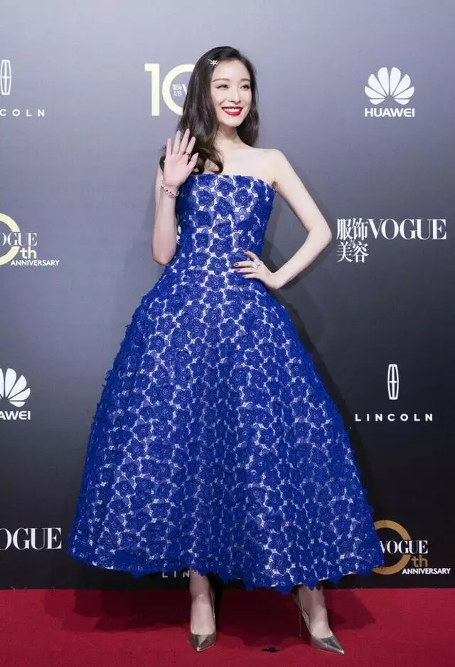 倪妮气质好，不是身材比你性感，而是人家会穿衣！