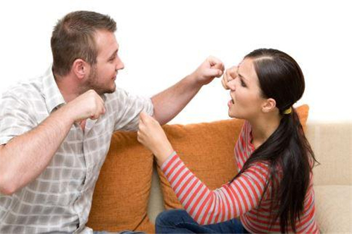 婚姻危机的4大迹象，如何化解？