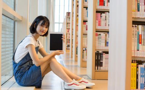 刚上大学就和男友分手了