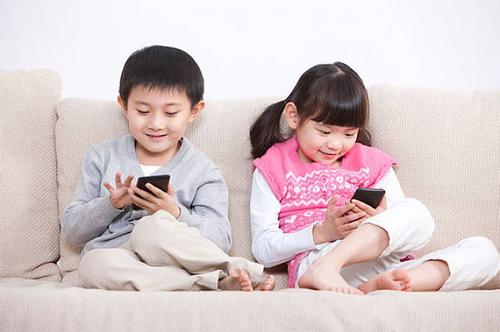 别把孩子逼得太紧，让孩子健康上网，我们这样做