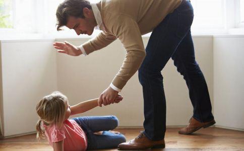 孩子不听话就被打屁屁吗？怎样教育才是正确的？