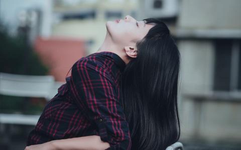 女人出轨不承认的表现有哪些