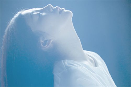 你不是失去才发现爱的是她，是失去后才爱她！