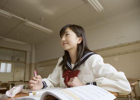 招灵游戏笔仙是真的吗？用科学角度告诉你其中玄机